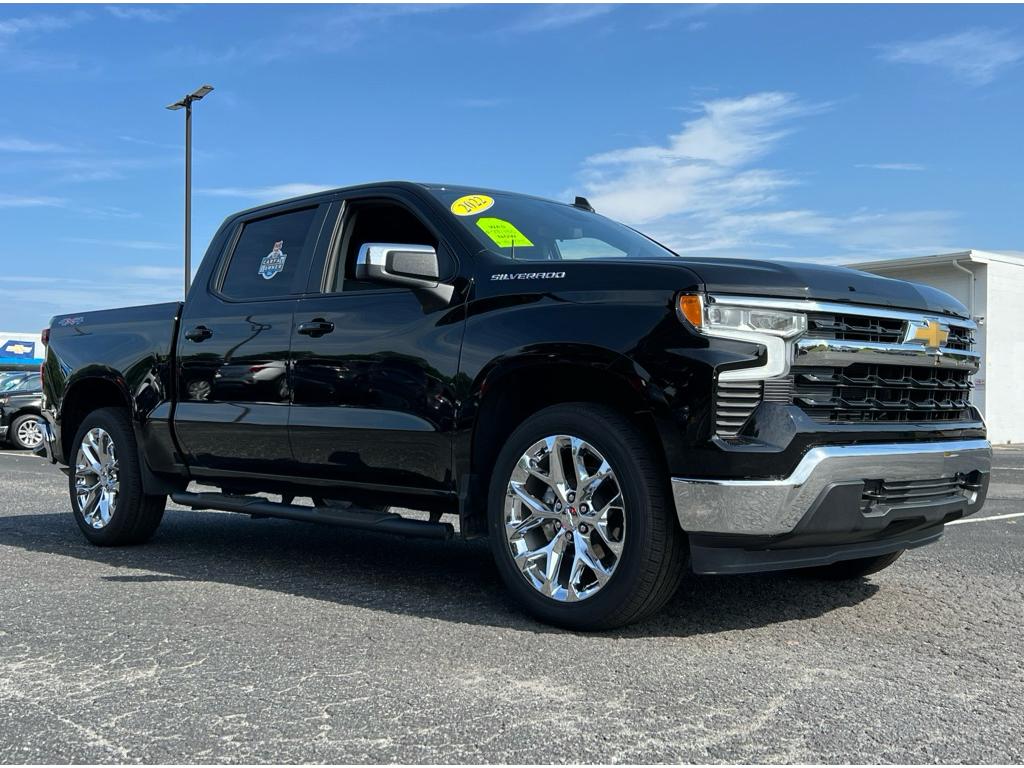 Used 2022 Chevrolet Silverado 1500 LT with VIN 1GCPDDEK3NZ646043 for sale in Shelby, NC