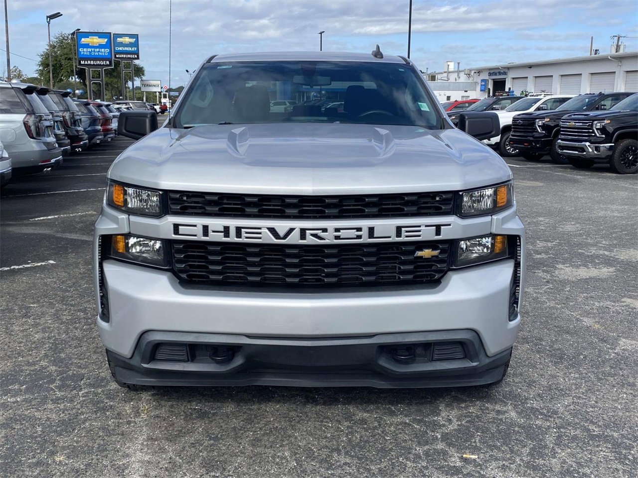 2020 Chevrolet Silverado 1500 Custom photo 2