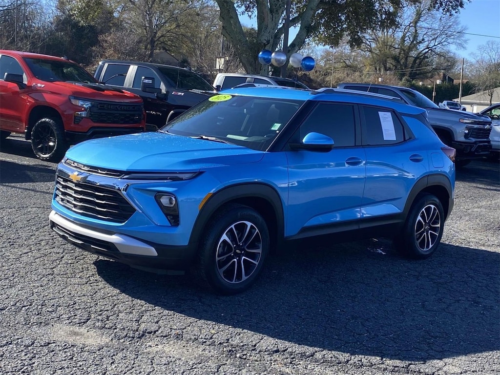 Used 2025 Chevrolet Trailblazer LT SUV