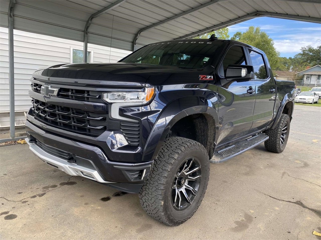 2023 Chevrolet Silverado RST photo 3