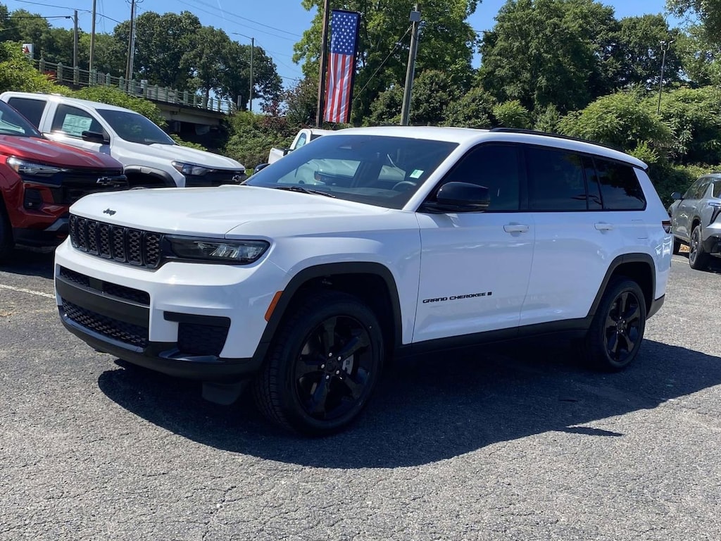 Used 2023 Jeep Grand Cherokee L Altitude