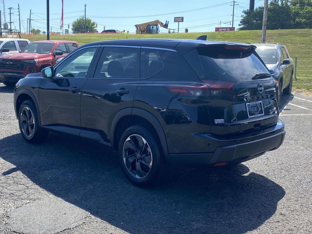 Used 2024 Nissan Rogue SV