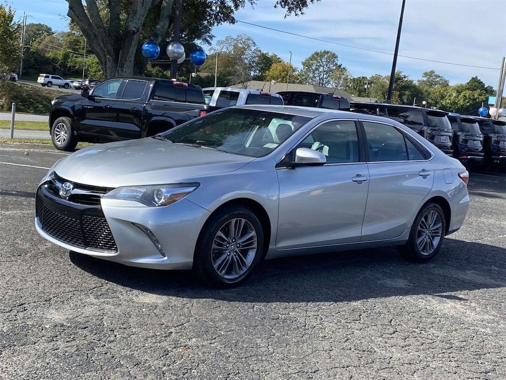 Used 2017 Toyota Camry XLE