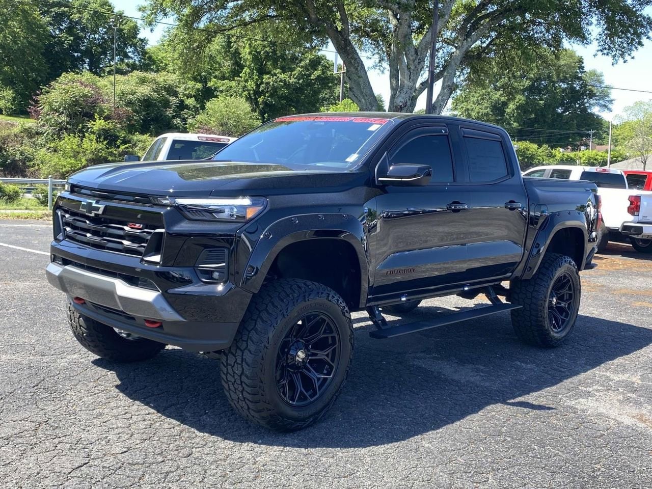 2025 Chevrolet Colorado Z71 - Photo 3