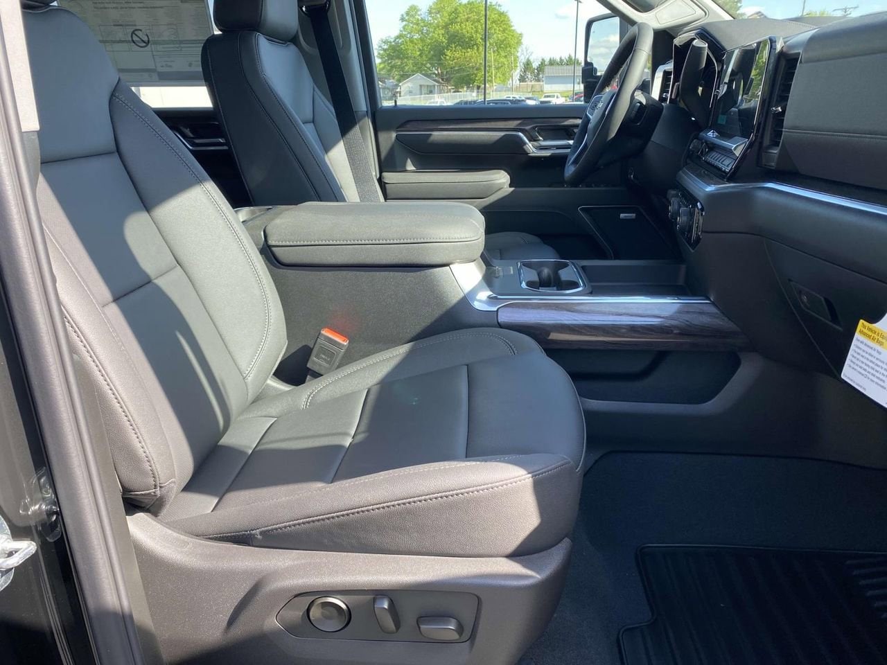 2025 Chevrolet Silverado 2500 HD LTZ - Photo 8