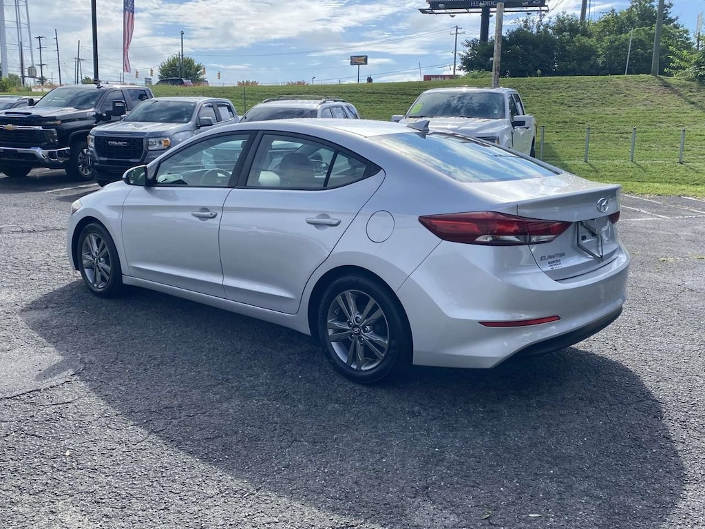 Used 2017 Hyundai Elantra SE