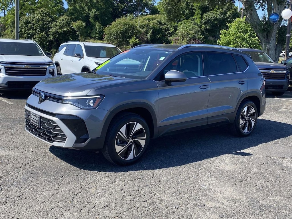 Used 2025 Volkswagen Taos SE