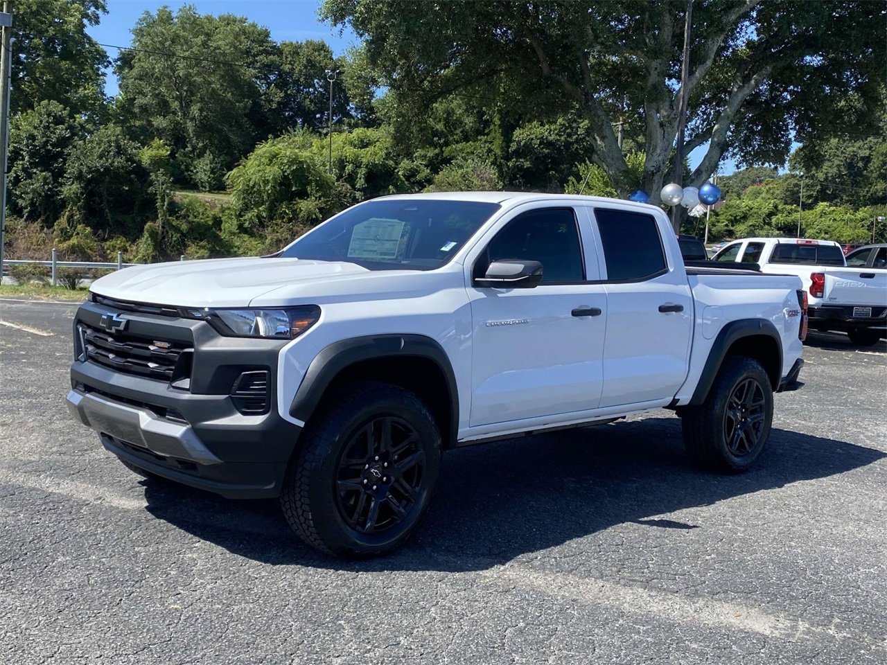2025 Chevrolet Colorado Trail Boss photo 3