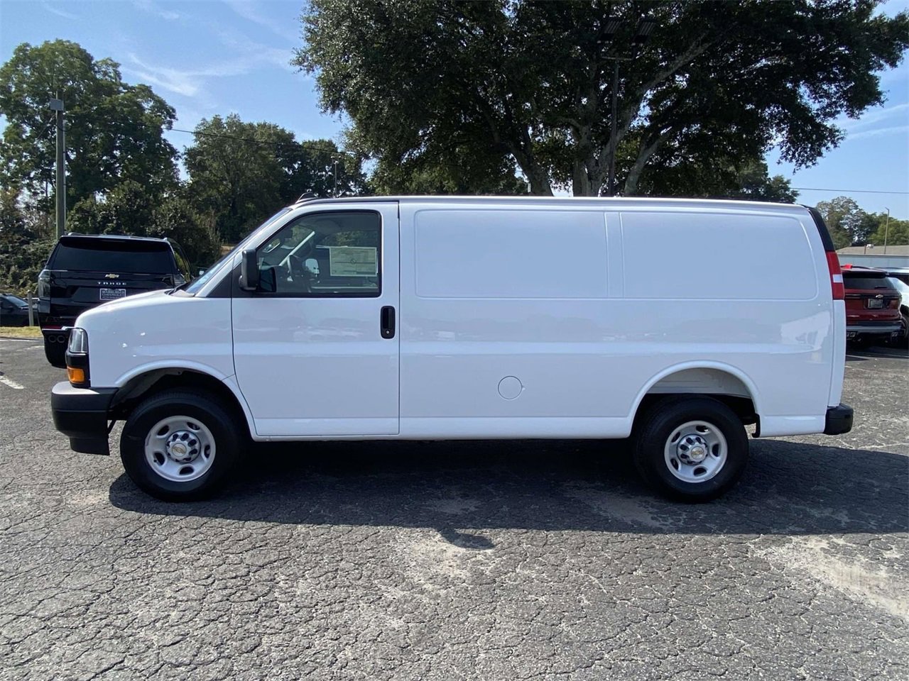 2025 Chevrolet Express 2500 Cargo photo 3