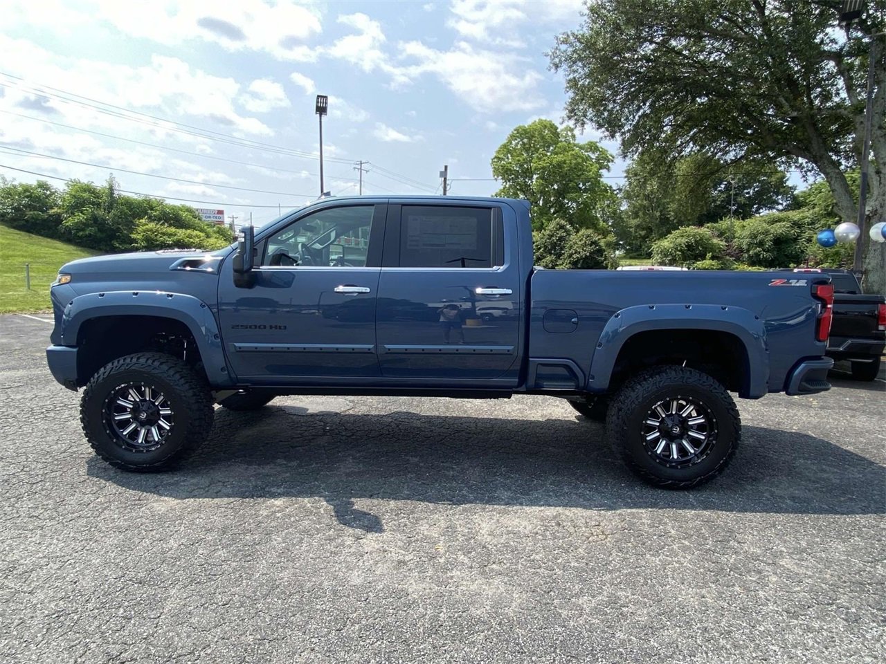 2025 Chevrolet Silverado 2500HD LTZ photo 4