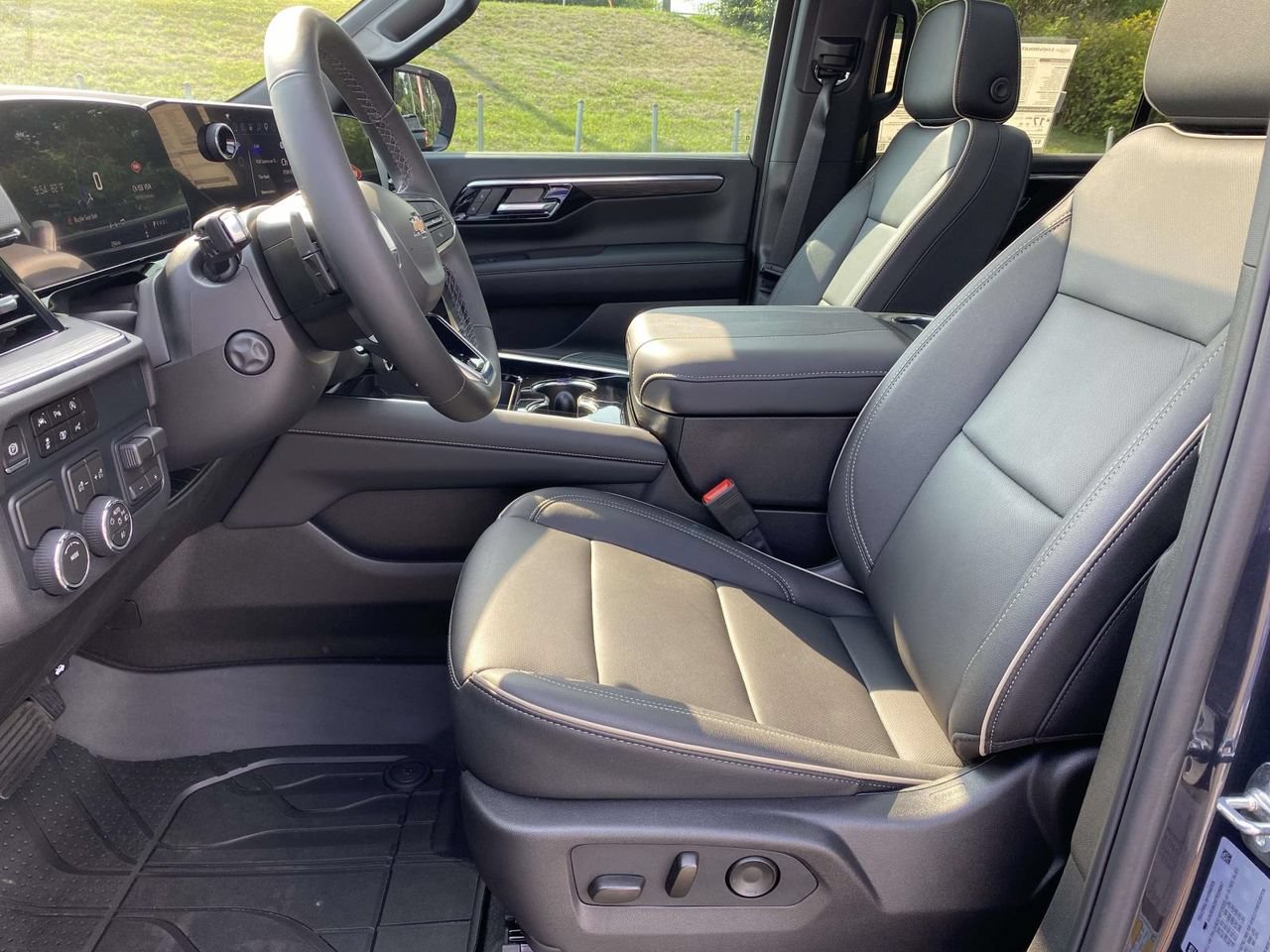2026 Chevrolet Tahoe Premier - Photo 15