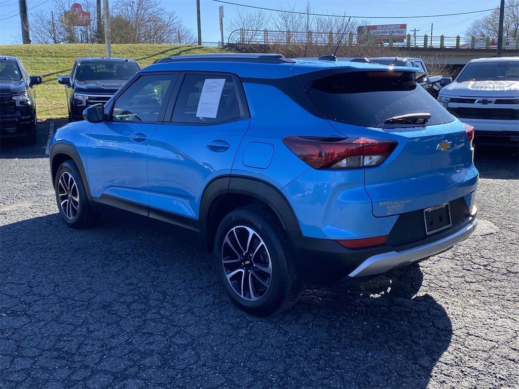 Used 2025 Chevrolet Trailblazer LT SUV