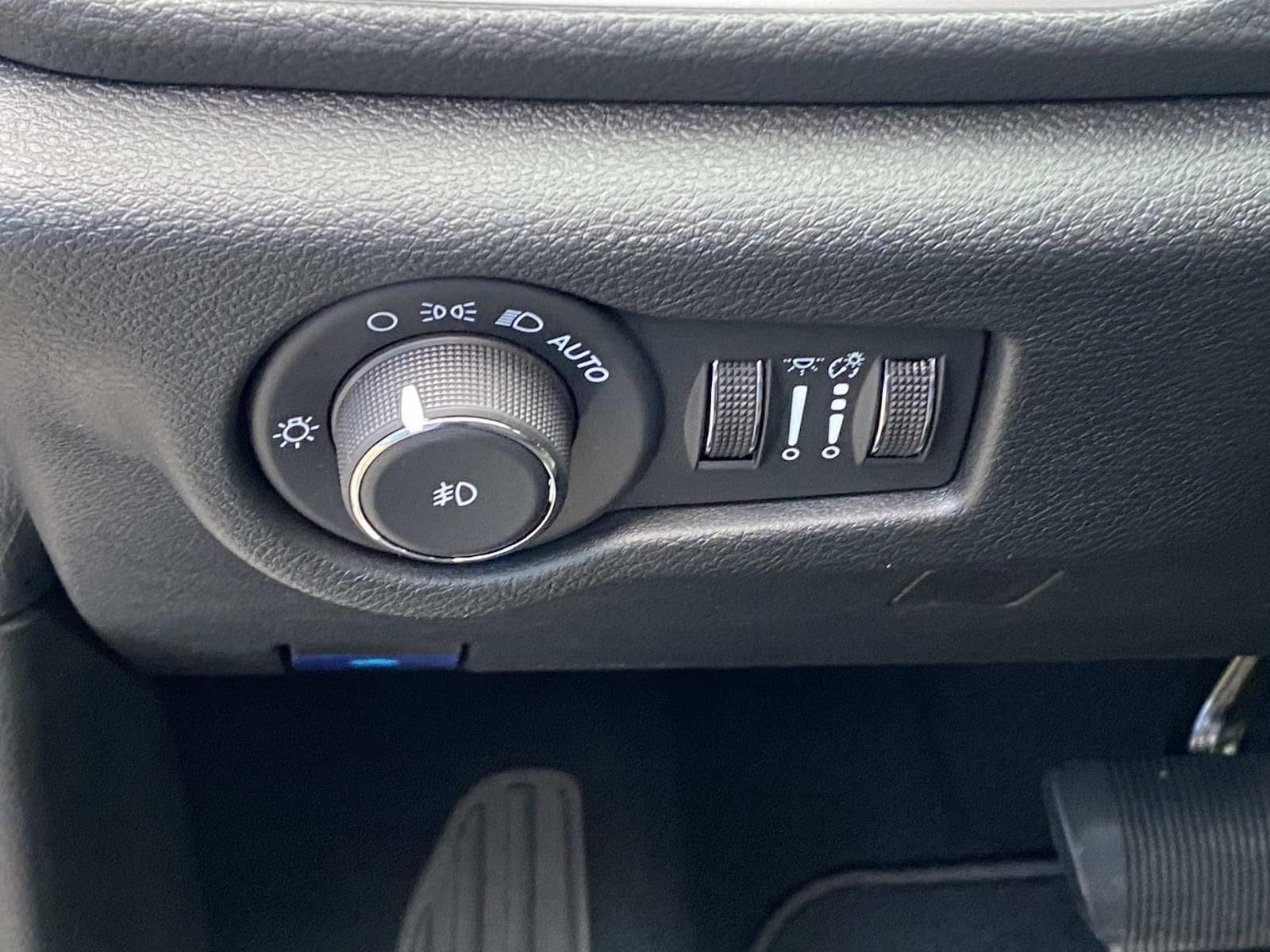 2026 Chrysler Pacifica Select - Photo 18