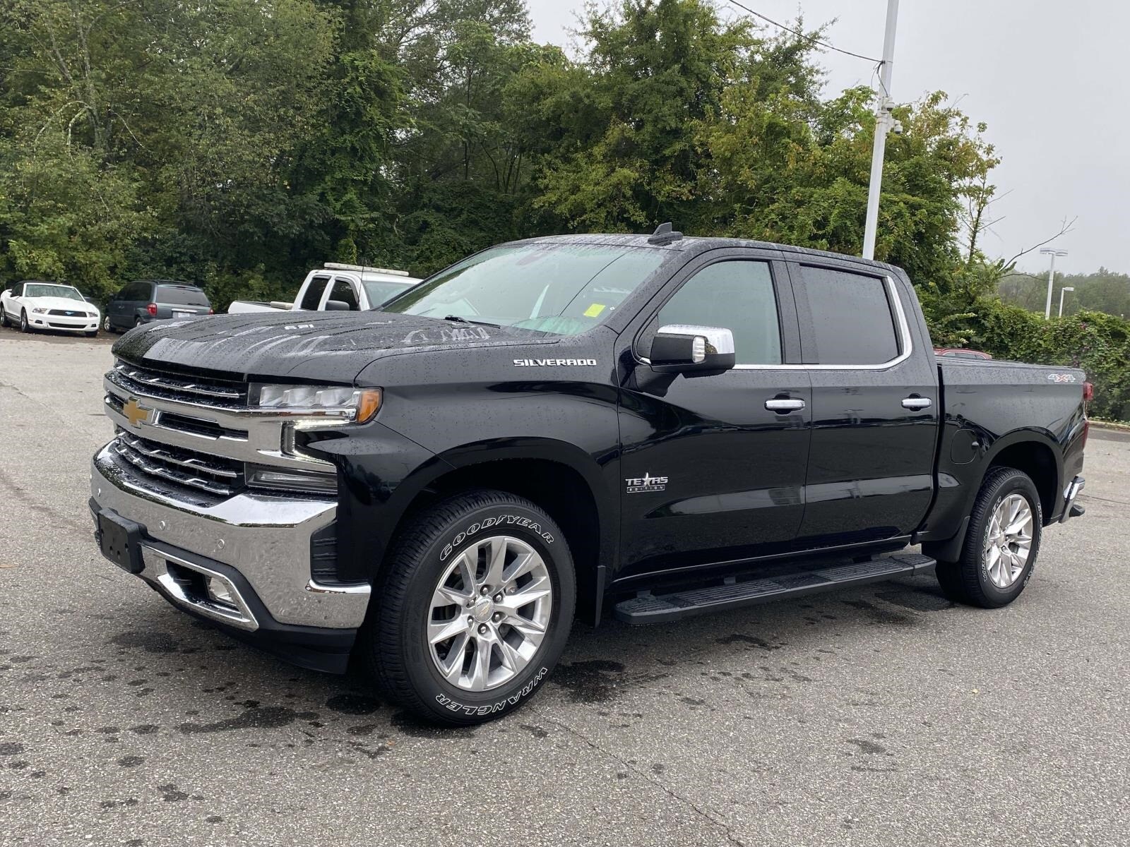2022 Chevrolet Silverado 1500 LTZ photo 2