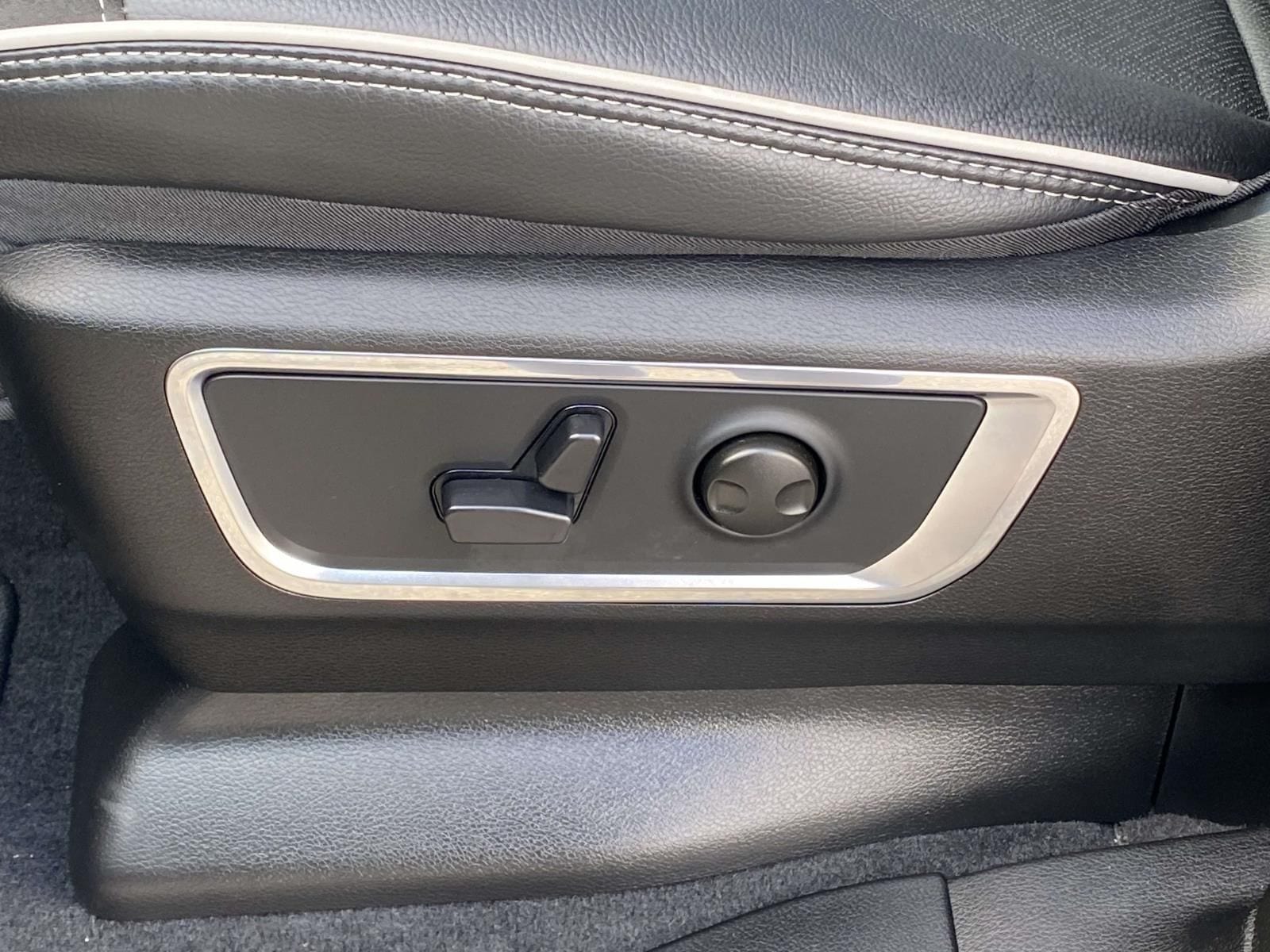 2026 RAM 1500 Laramie - Photo 17