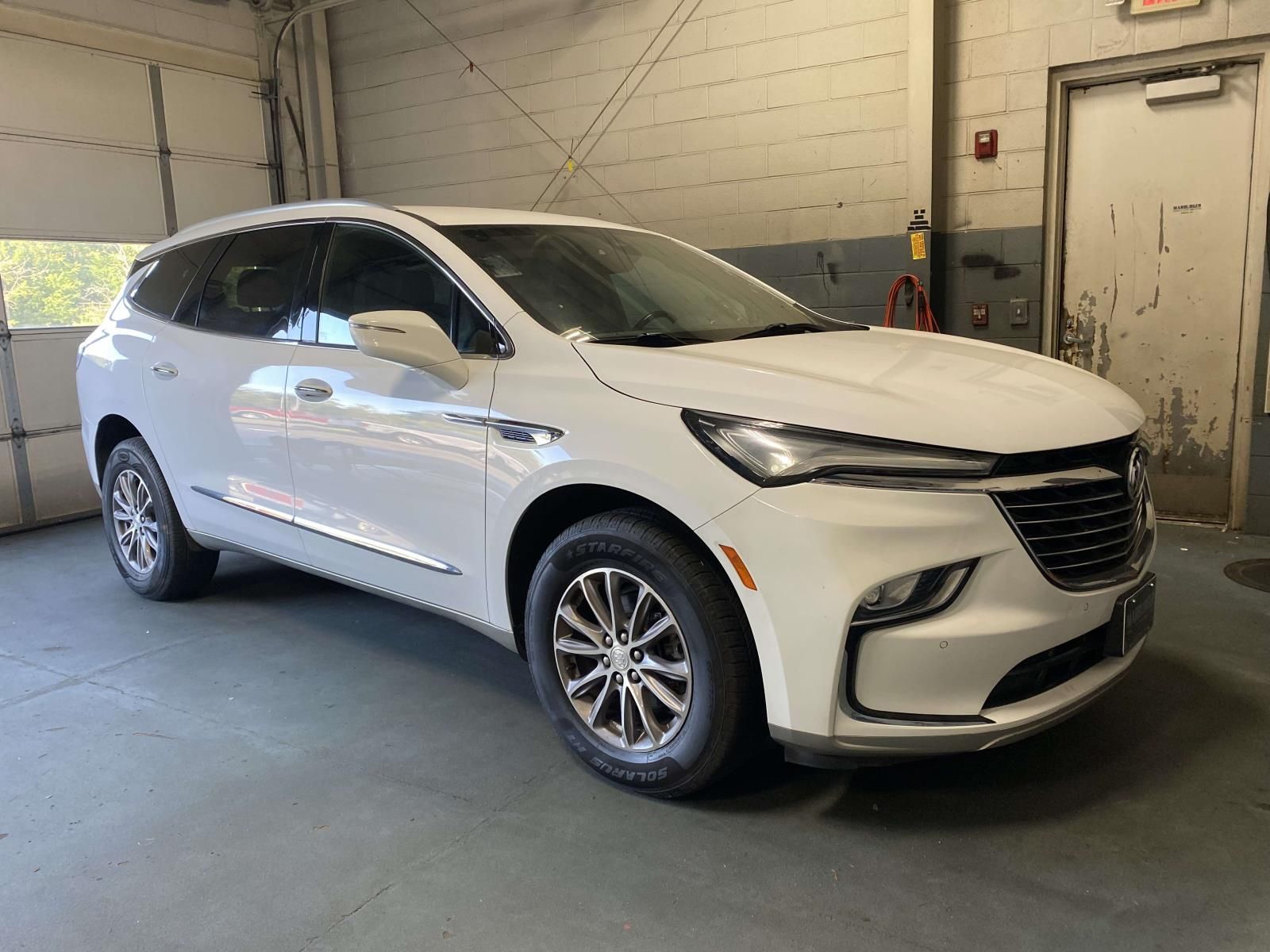 2022 Buick Enclave Essence's photo