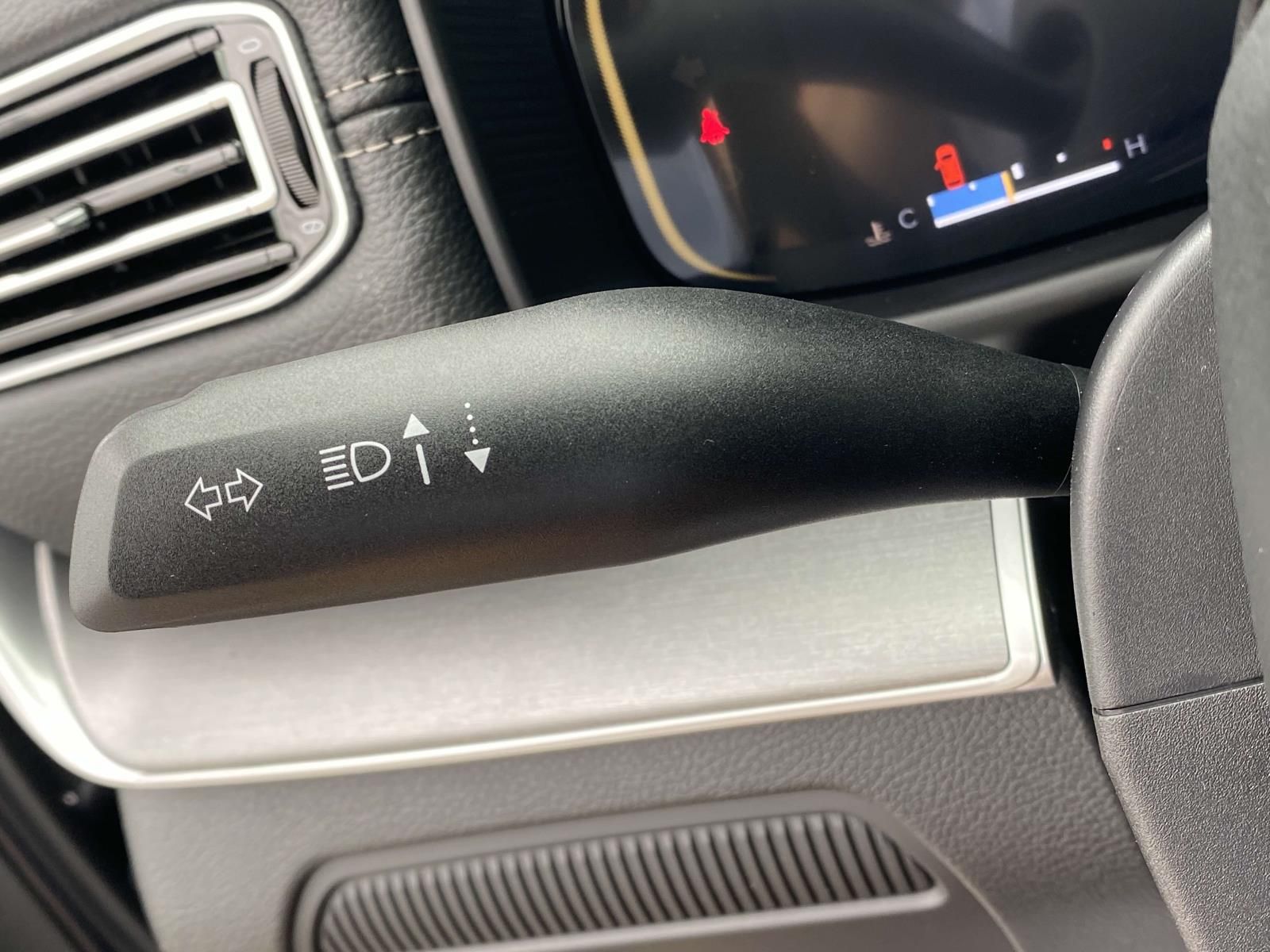 2025 Jeep Wagoneer L Series II - Photo 23