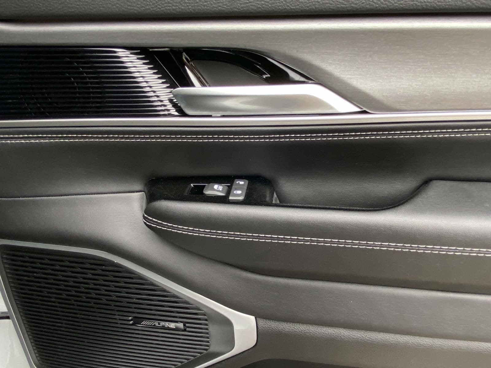 2025 Jeep Wagoneer Series II - Photo 13