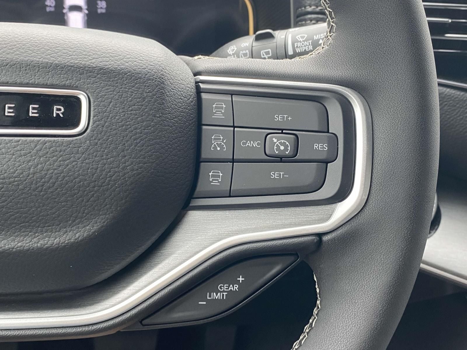 2025 Jeep Wagoneer Series II - Photo 28