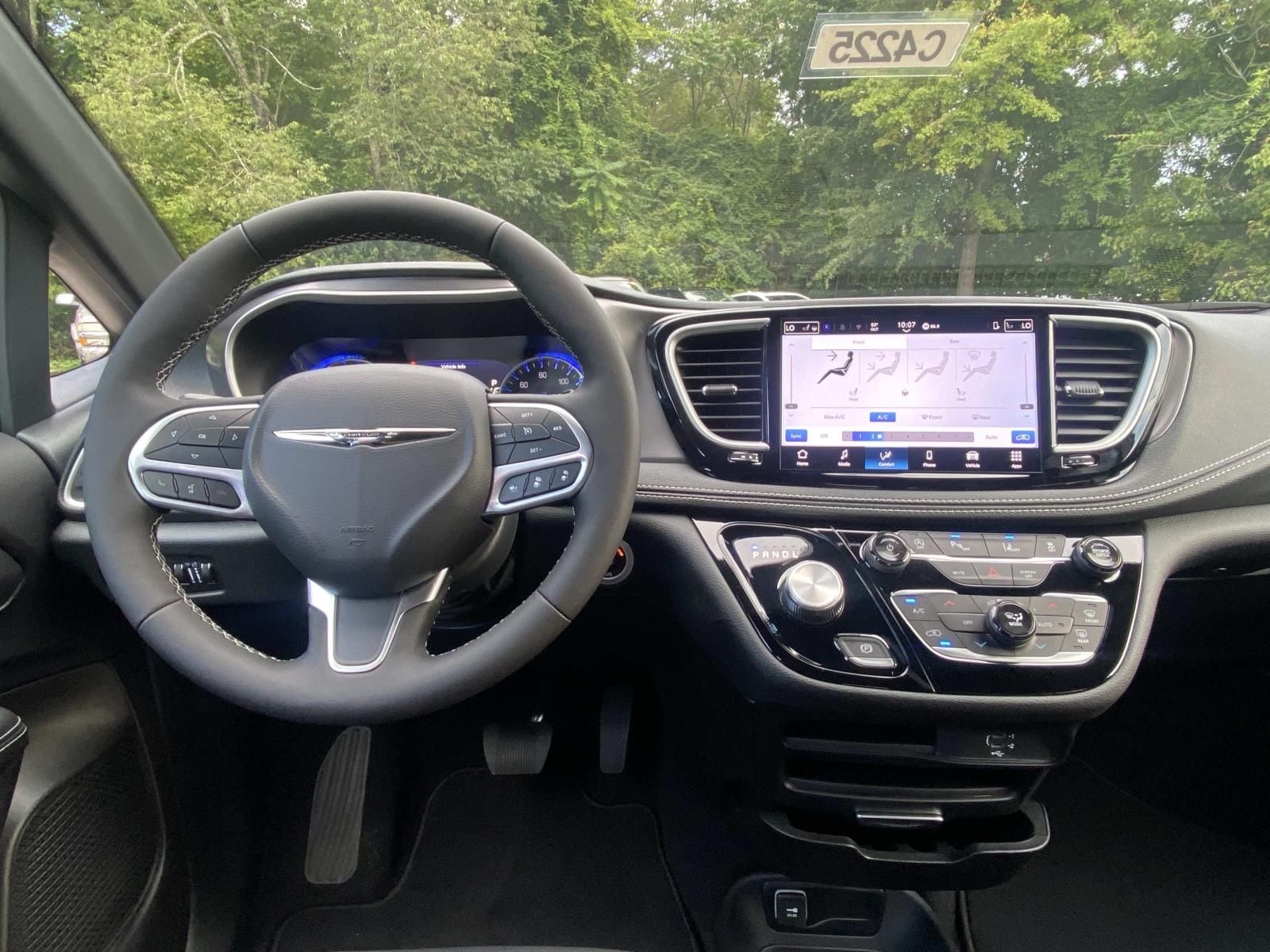 2026 Chrysler Pacifica Select - Photo 12