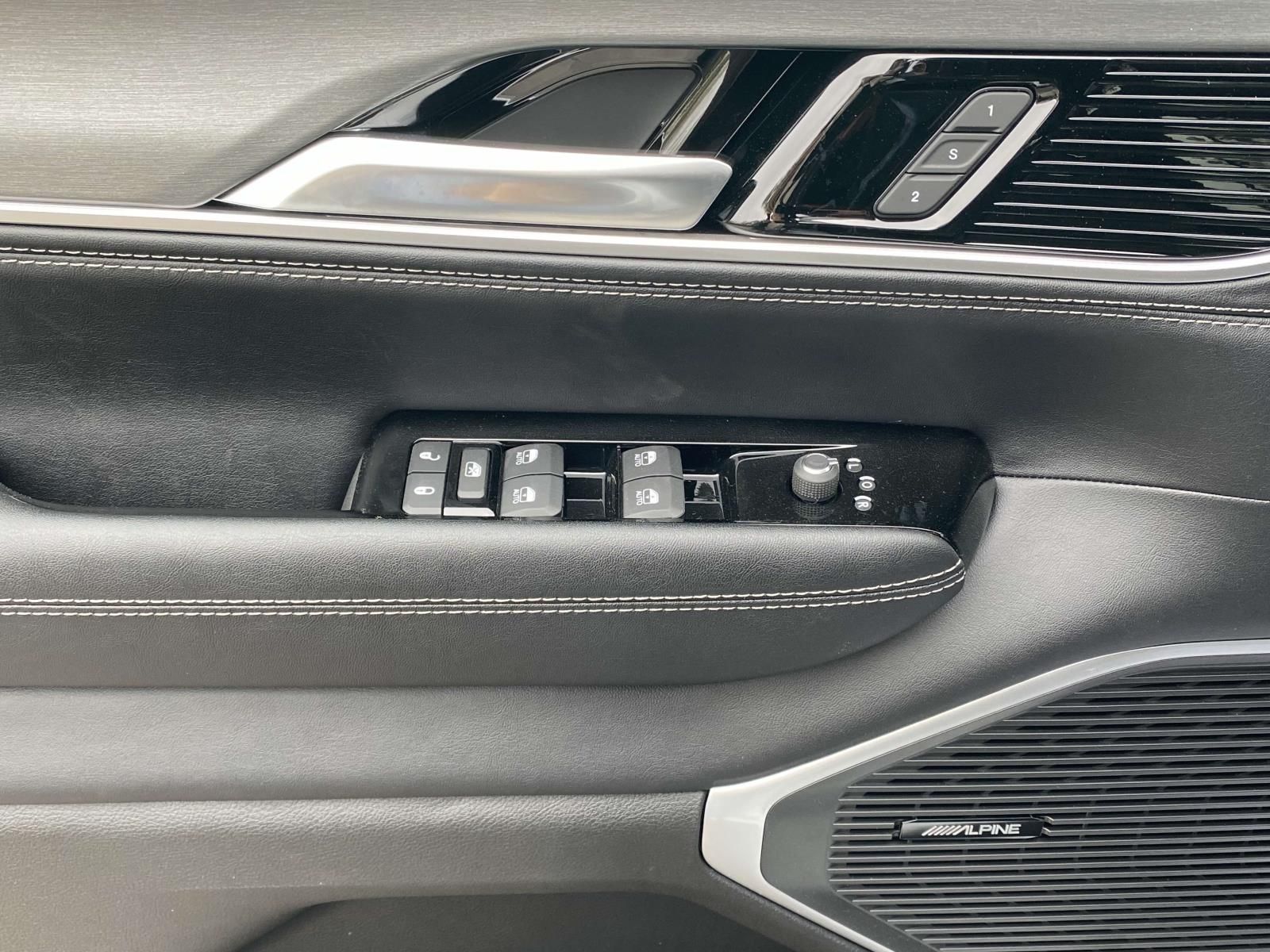 2025 Jeep Wagoneer Series II - Photo 20