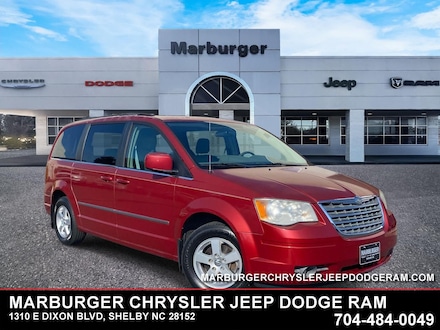 2009 Chrysler Town & Country Touring Minivan/Van