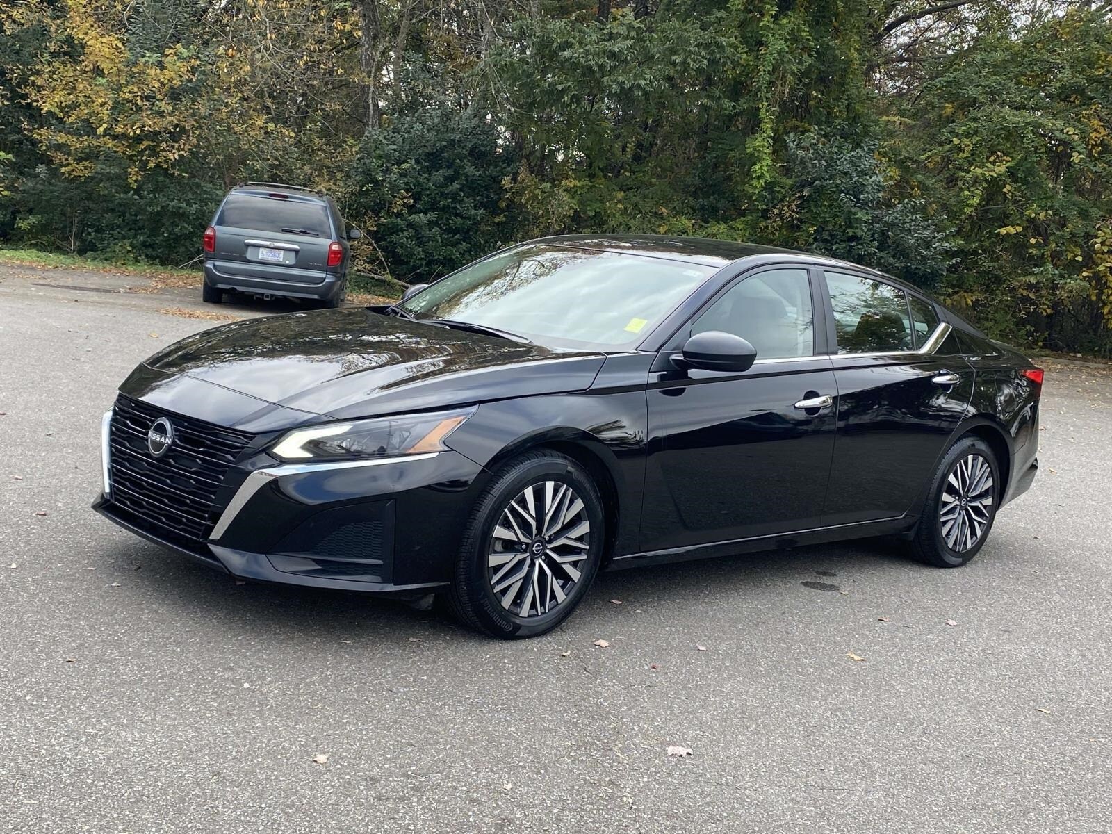 2024 Nissan Altima 2.5 SV photo 3