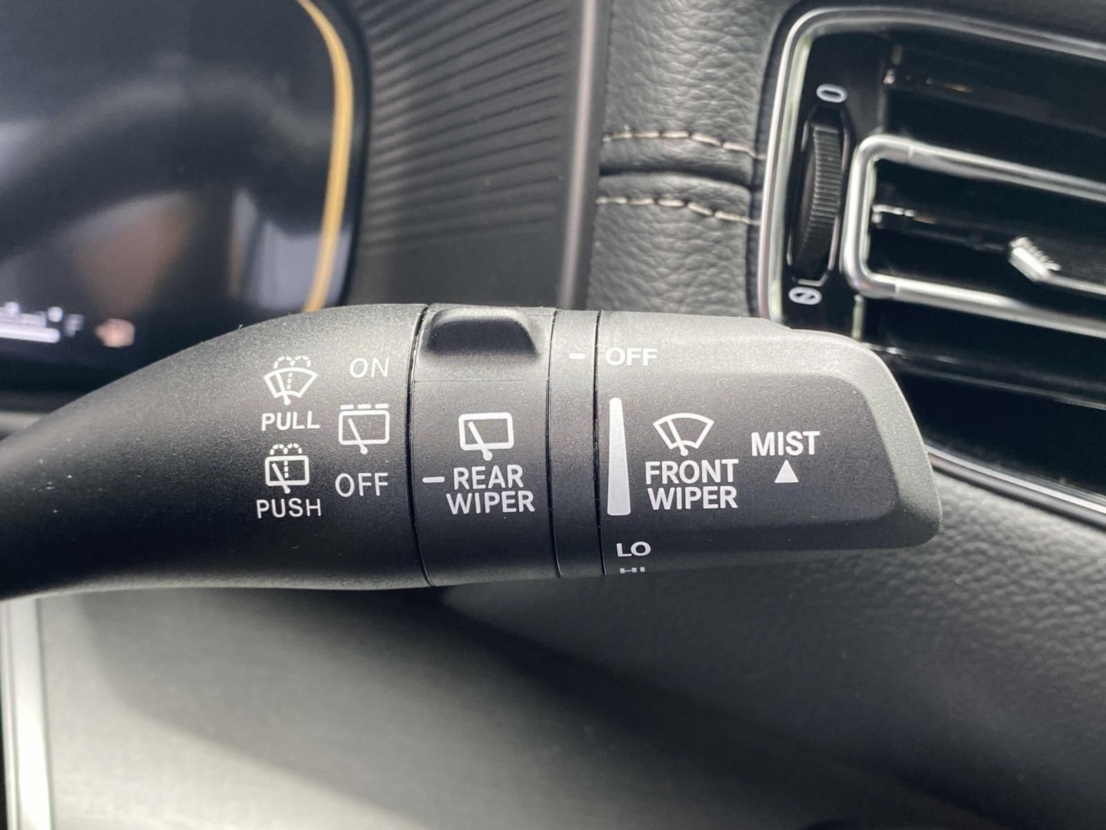 2025 Jeep Wagoneer L Series II - Photo 24