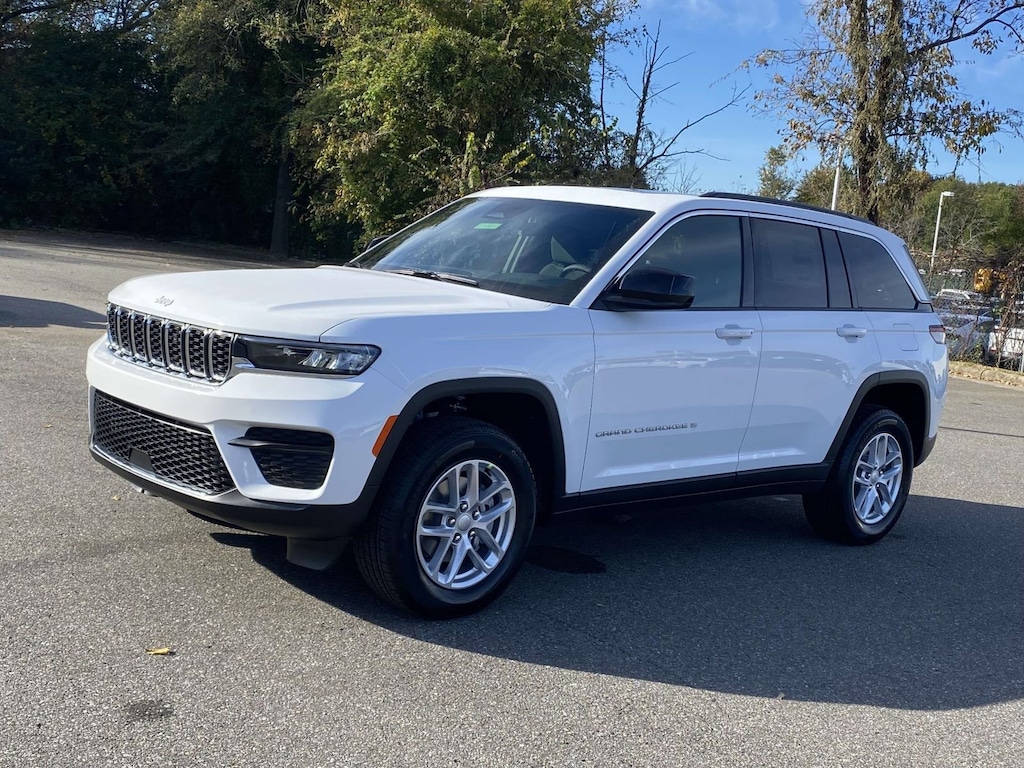 New 2025 Jeep Grand Cherokee LAREDO X 4X4 Sport Utility