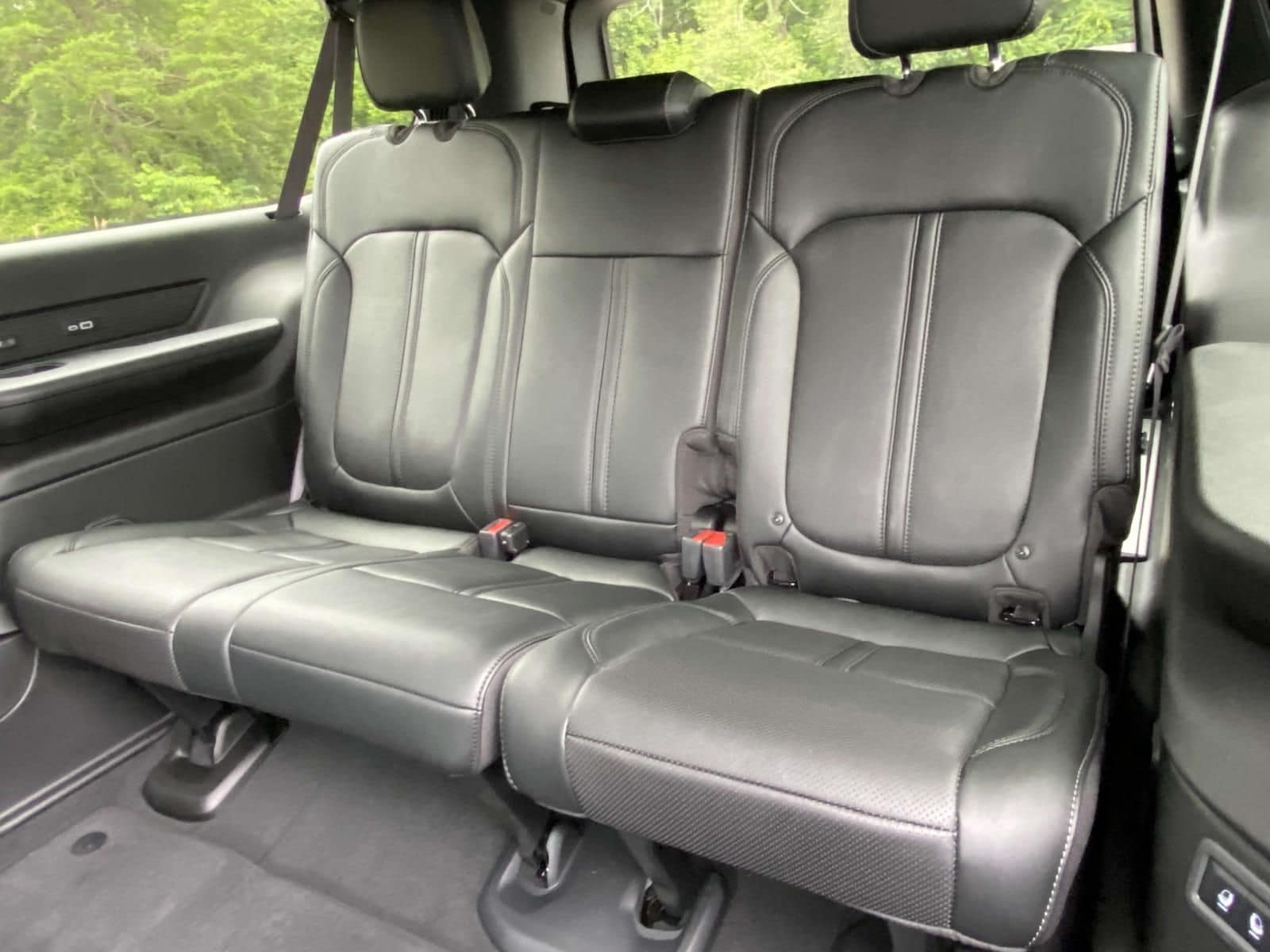 2025 Jeep Wagoneer L Series II - Photo 14