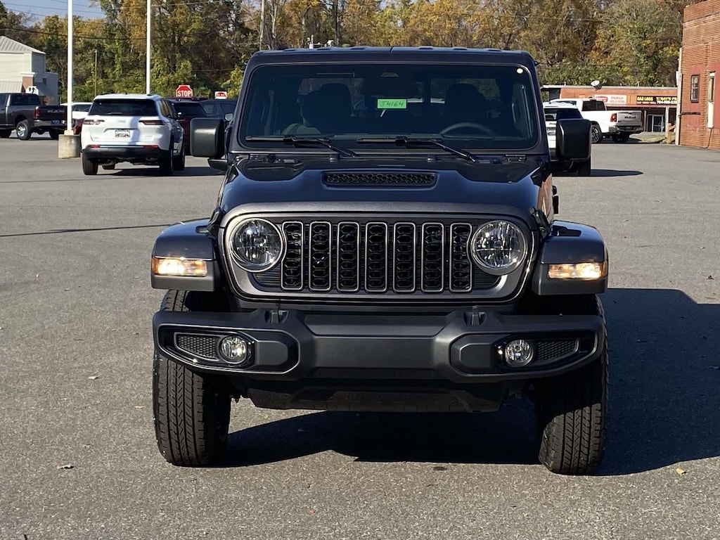 New 2026 Jeep Gladiator SPORT S 4X4 Pickup