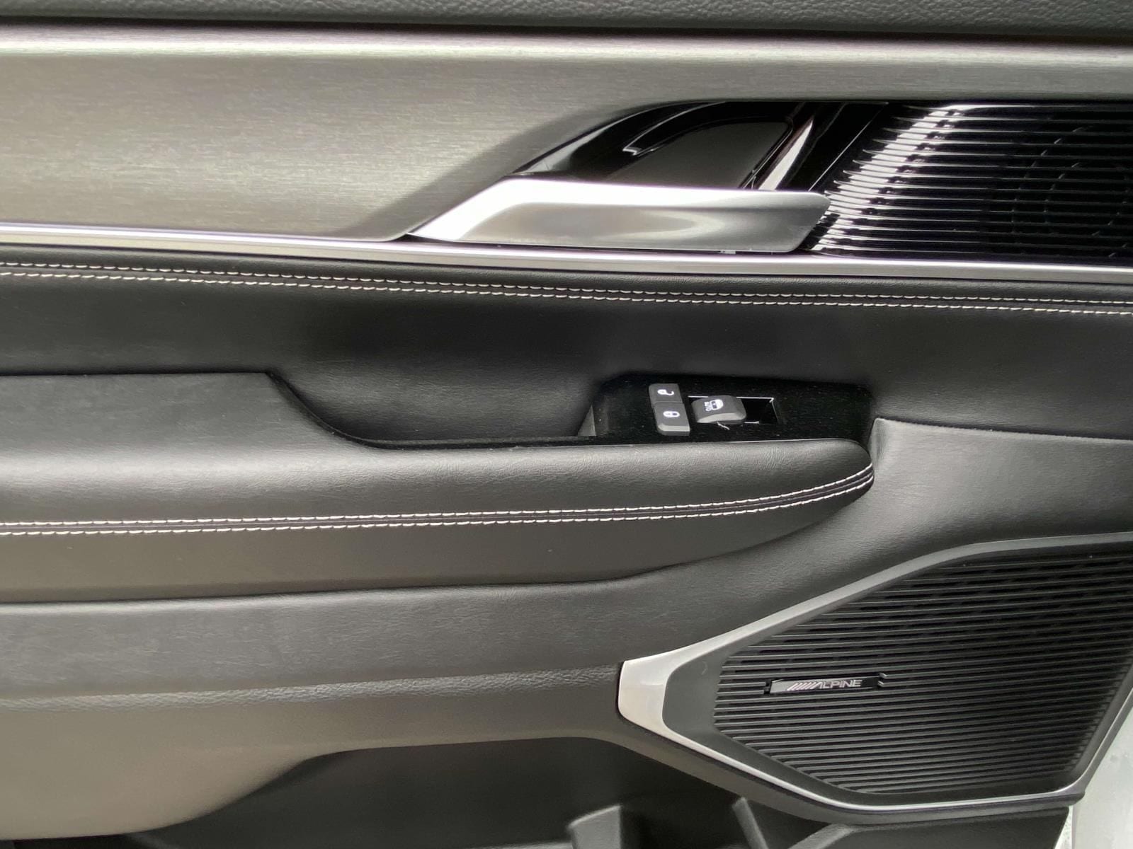 2025 Jeep Wagoneer Series II - Photo 17