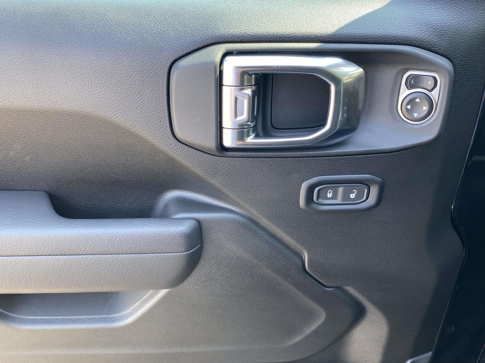 2025 Jeep Gladiator Sport S - Photo 17