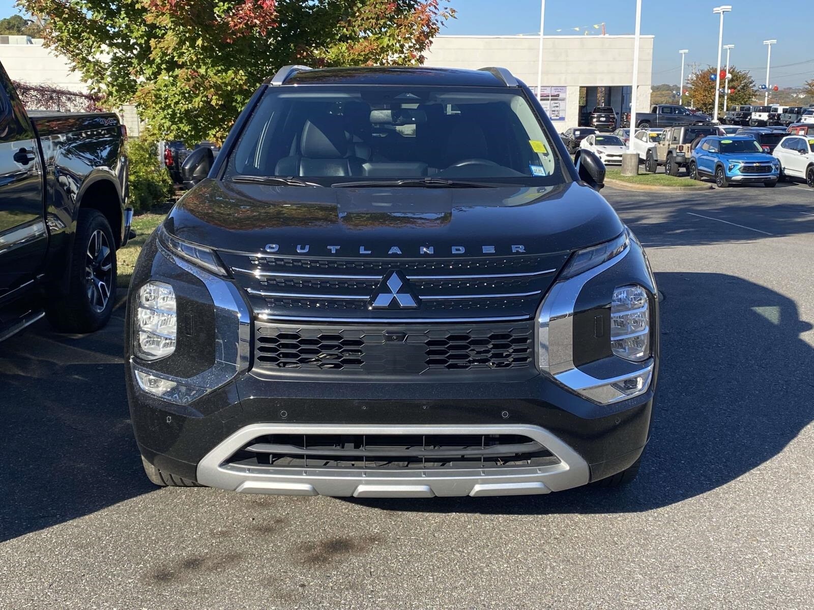 2022 Mitsubishi Outlander SEL photo 2