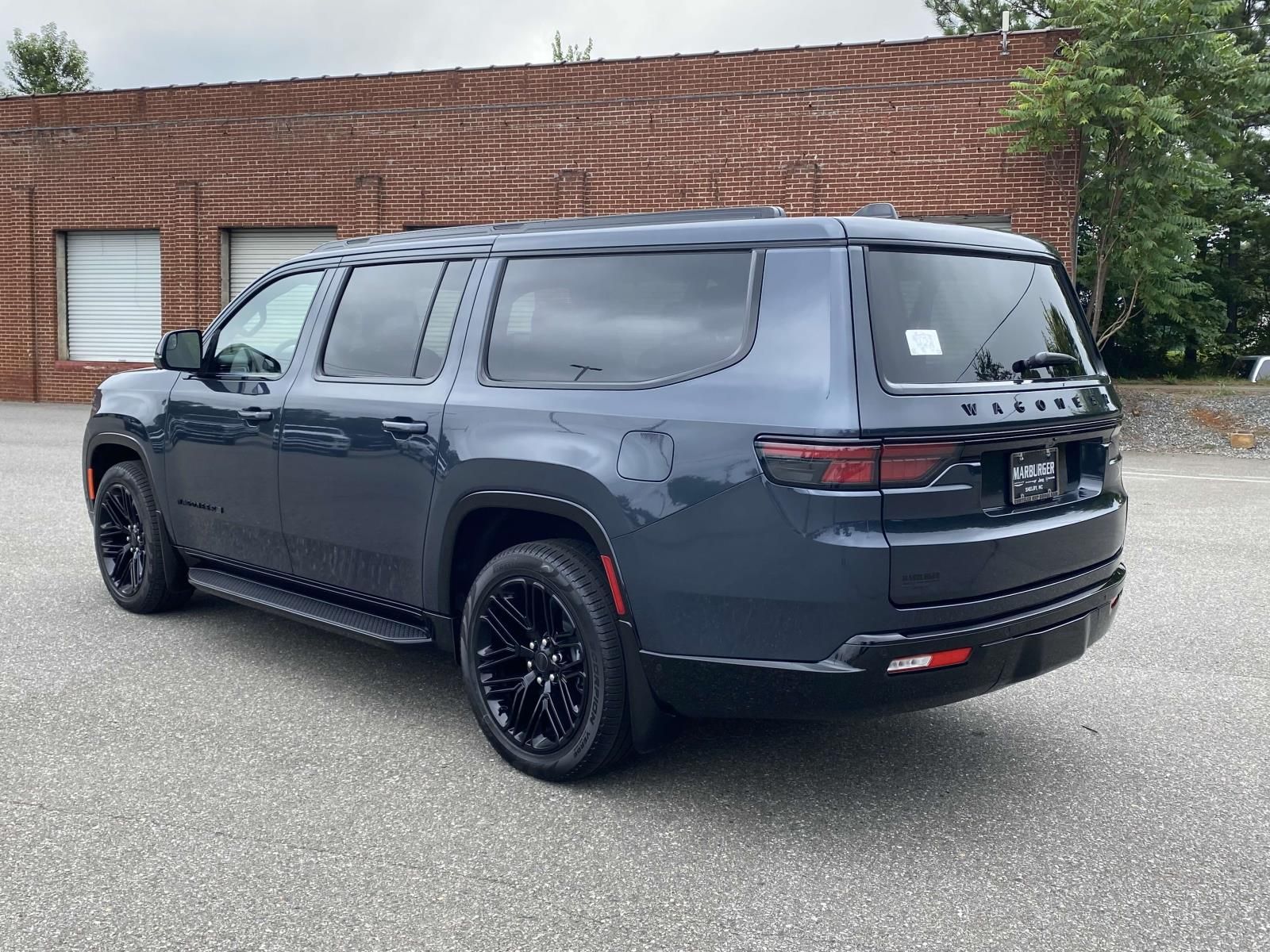 2025 Jeep Wagoneer L Series II - Photo 6