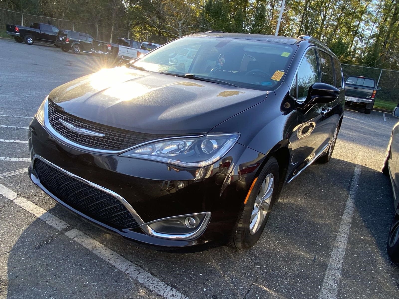 2018 Chrysler Pacifica Touring L photo 3