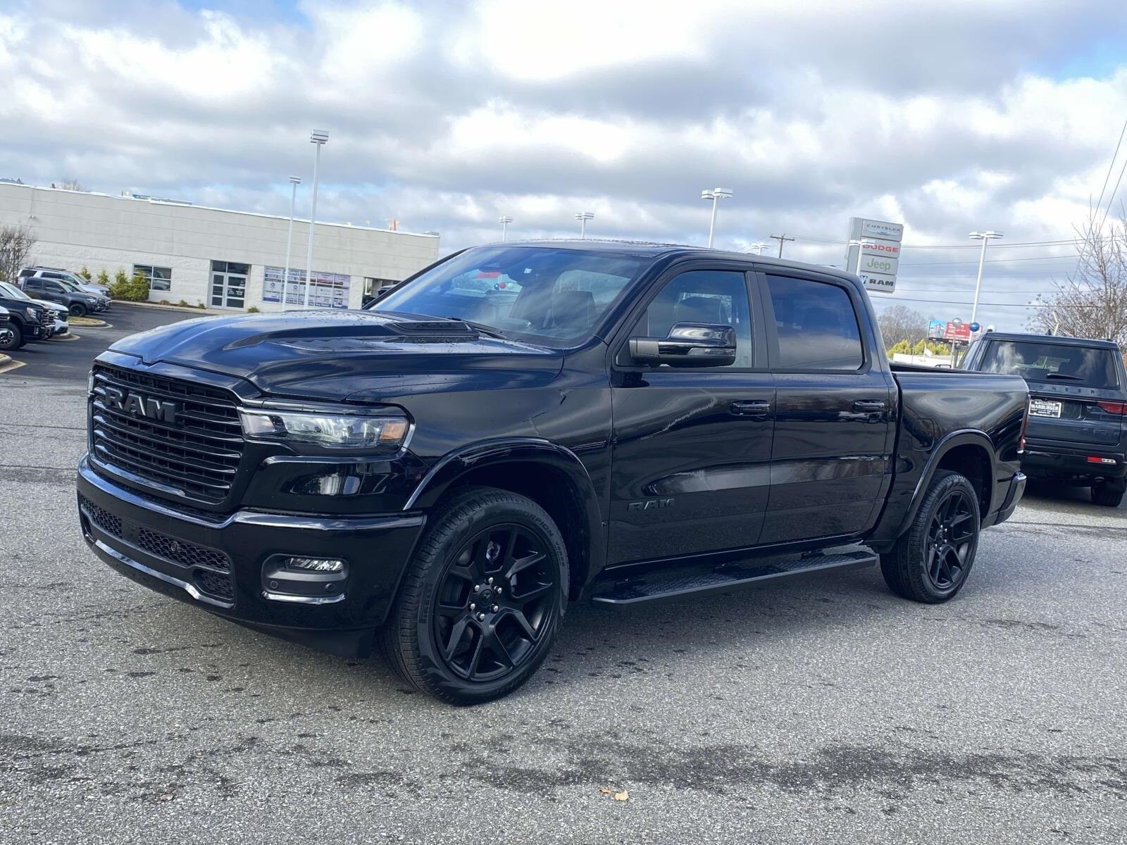 2026 Ram 1500 Laramie photo 3
