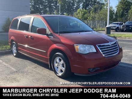 2009 Chrysler Town & Country Touring