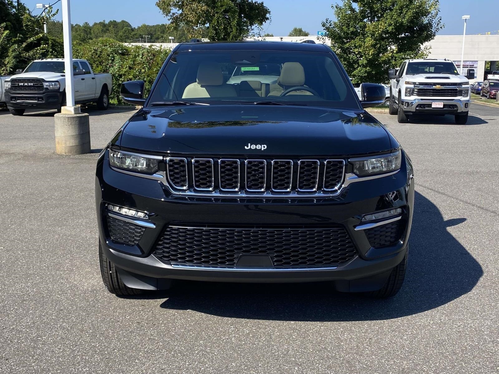2025 Jeep Grand Cherokee Limited photo 2