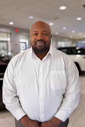 Staff member Willie Boynkins from ID_843d71c35a3e