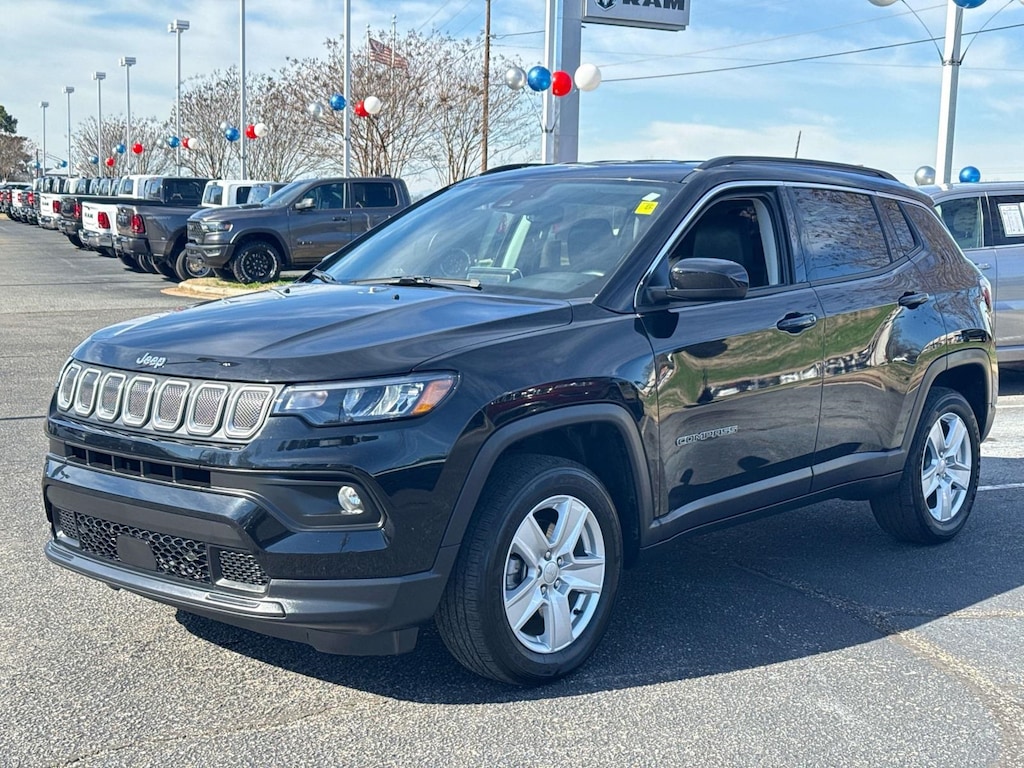 Used 2022 Jeep Compass Latitude SUV
