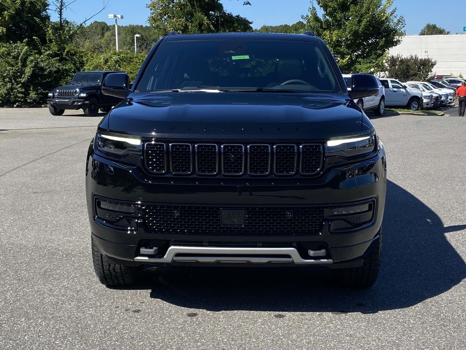 2025 Jeep Wagoneer Overland photo 2