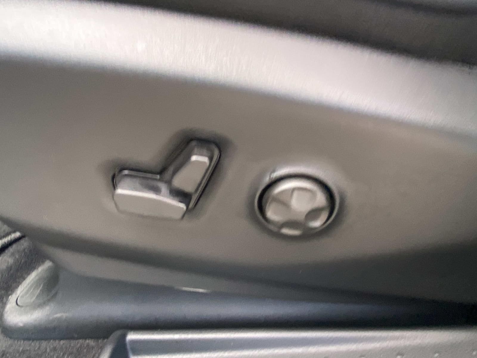 2026 Chrysler Pacifica Select - Photo 14