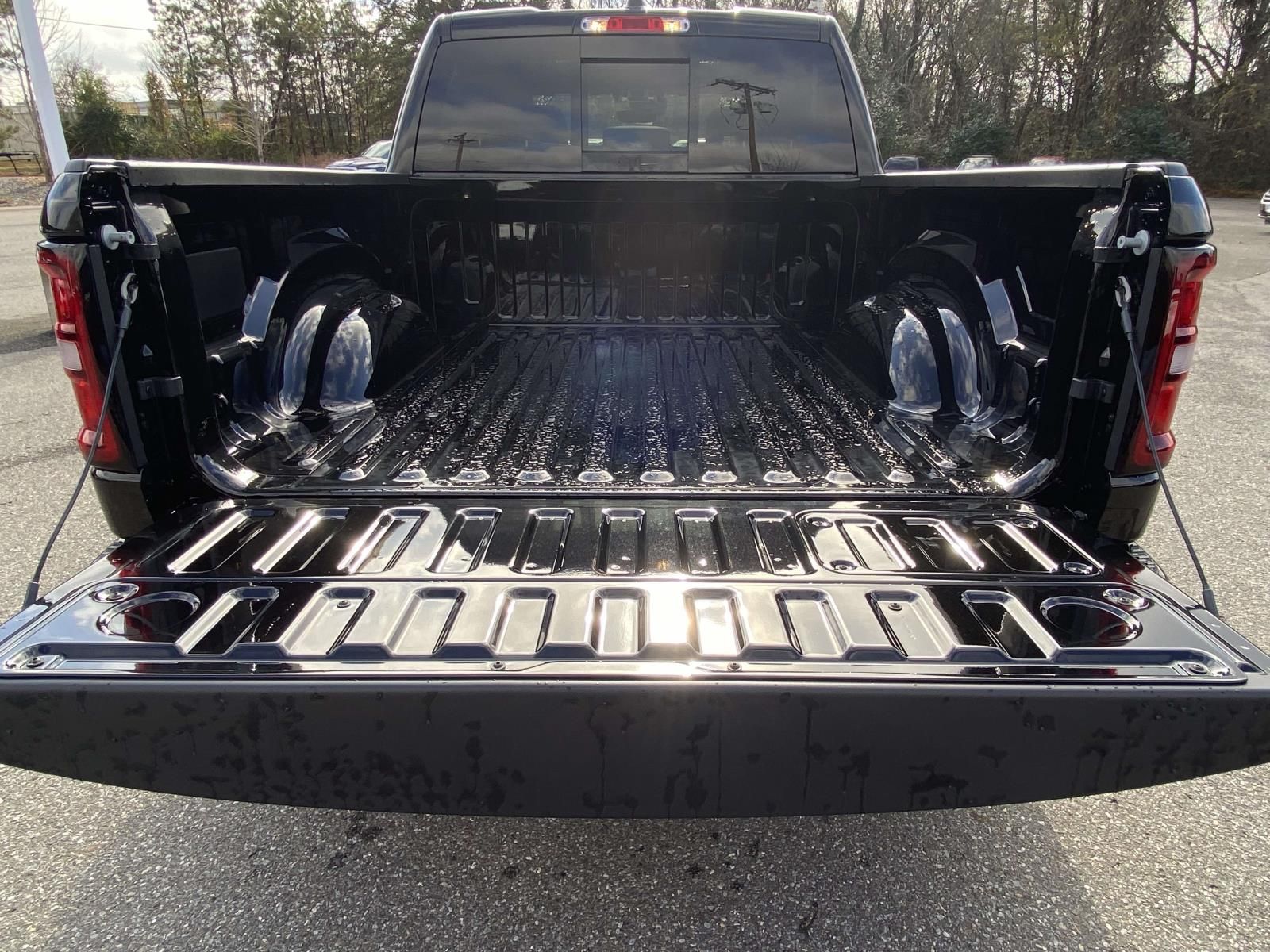 2026 RAM 1500 Laramie - Photo 9