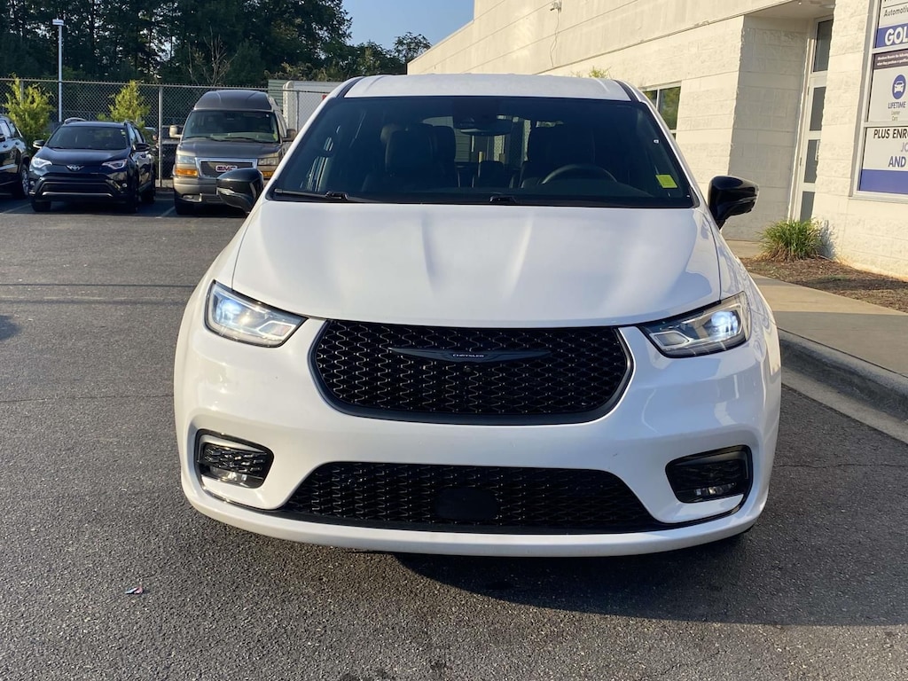 Used 2024 Chrysler Pacifica Hybrid Select S Appearance Minivan/Van