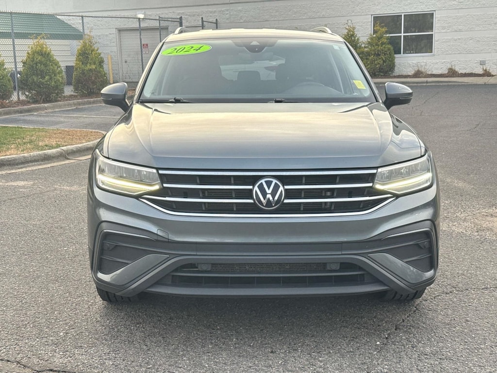 Used 2024 Volkswagen Tiguan 2.0T SE SUV