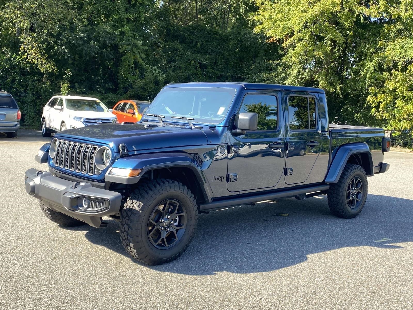 2025 Jeep Gladiator Sport photo 3
