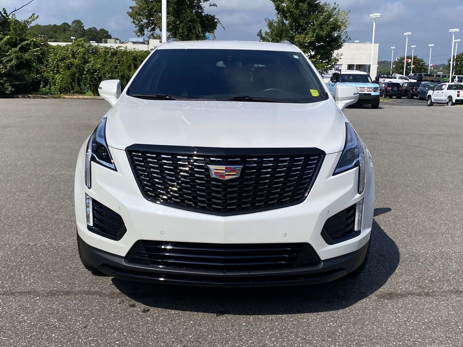 2024 Cadillac XT5 Luxury photo 2