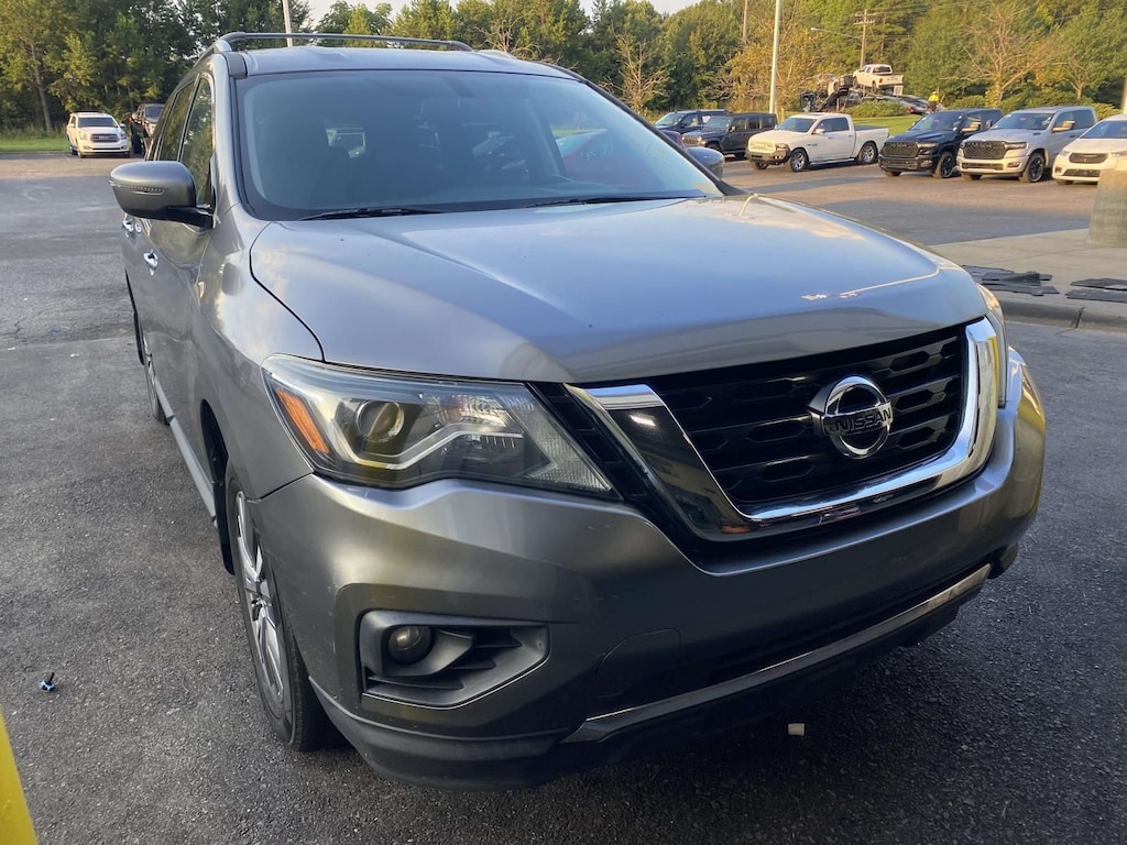 Used 2018 Nissan Pathfinder SV SUV