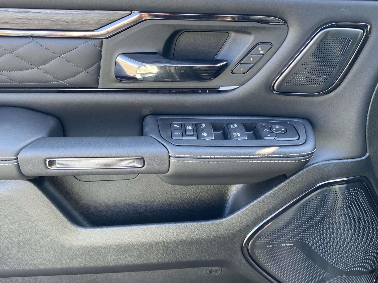 2026 RAM 1500 Limited - Photo 19